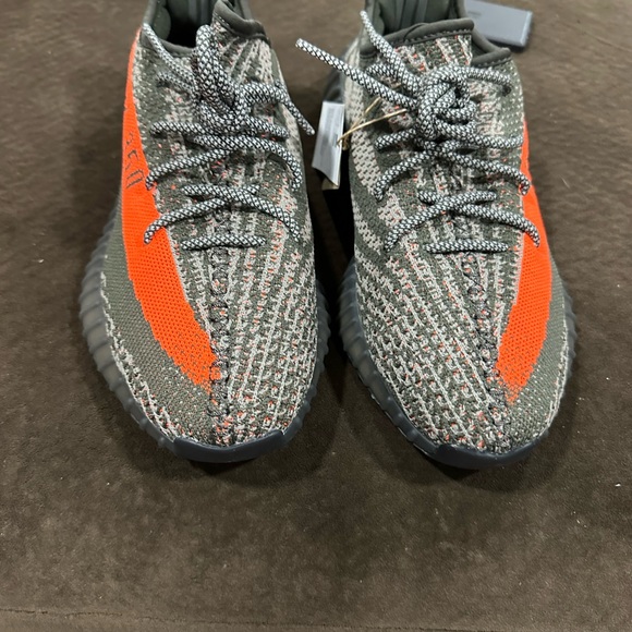 BNWT Yeezy Boost 350 v2 grey/orange Mens sz8 - Picture 6 of 7